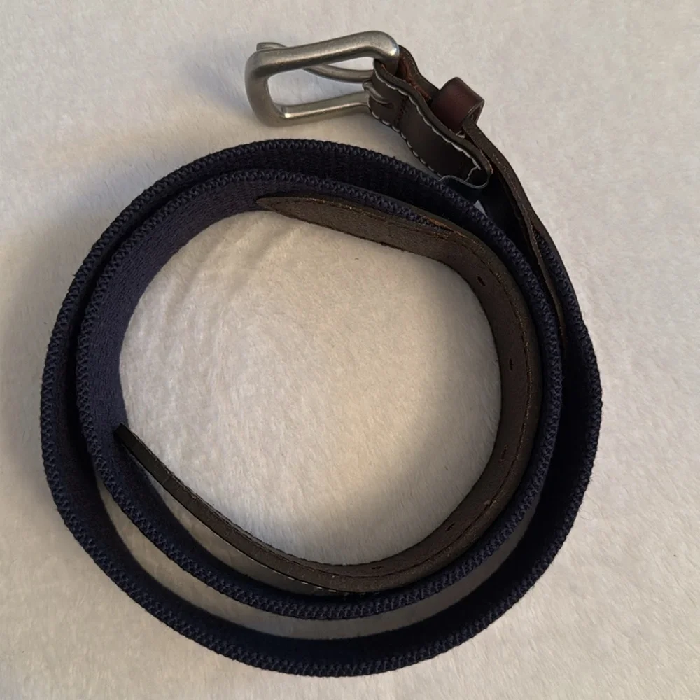 {VV} Vineyard Vines | Football Micro Whale Print Canvas Club Belt (36) - Picture 4 of 16
